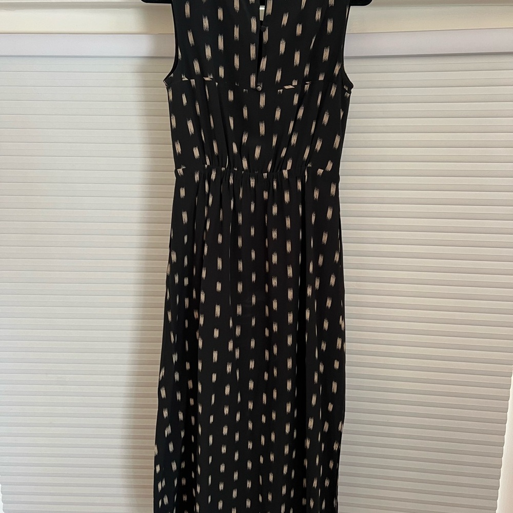 Black and White Sleeveless Maxi Dress